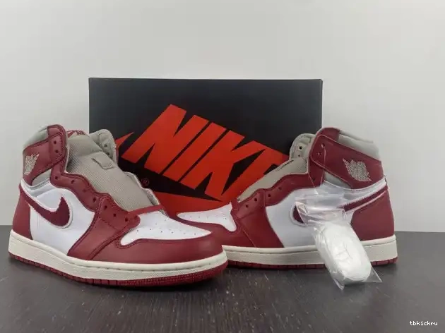 Cheap TBkick Jordan 1 (W) DJ4891-061 High OG Newstalgia Chenille 0526